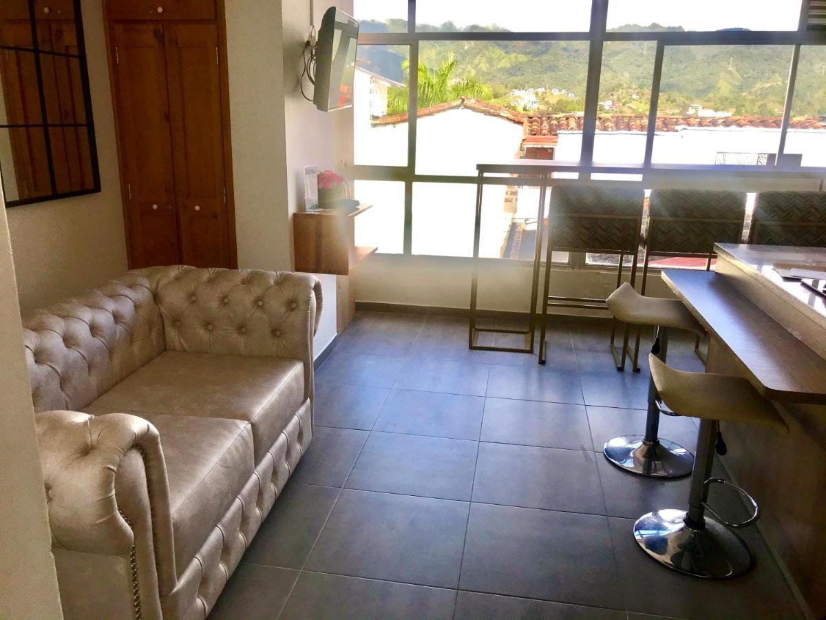 Aptos Vista Al Embalse, Frente Al Lago, Restaurantes, Bares Гуатапе Экстерьер фото